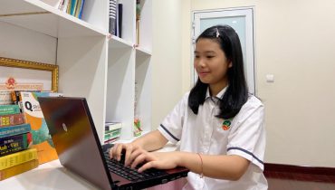 Phương Anh, học sinh lớp 6, trường Ngôi sao Hà Nội nâng cao kiến thức bảo mật sau chương trình học Trở thành Công dân số tại FUNiX.
