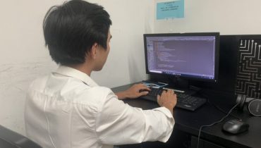 Từ một công nhân may, Lê Đình Văn trở thành lập trình viên tại FPT Software sau 2 năm học tại FUNiX. Nguyễn Thị PHương Thảo