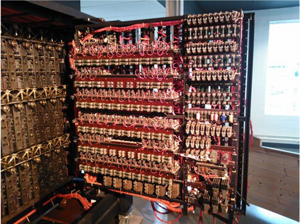 Phần điện của máy tính cơ điện Bombe do Alan Turing tạo ra¬.