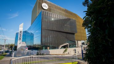 Chiều 25/8, FUNiX công bố hợp tác cùng Đại học Deakin (Australia) - Top 1% các Đại học hàng đầu thế giới, Top 100 thế giới về đào tạo lĩnh vực Khoa học Máy tính, Kỹ thuật và Công nghệ. Cùng khám phá 4 điểm mạnh của chương trình CNTT tại Deakin.