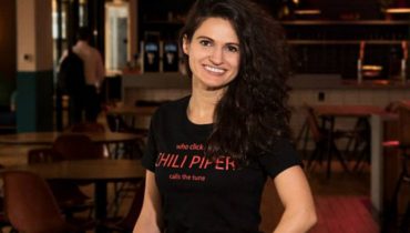 Khi Steve Jobs “gõ cửa” vào năm 2009, sự nghiệp của Alina Vandenberghe chính thức cất cánh.