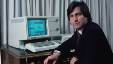 Apple đã trở thành công ty trị giá hai nghìn tỷ đô la được giao dịch công khai đầu tiên ở Mỹ vào năm 2020, nhưng lịch sử 45 năm của gã khổng lồ công nghệ không phải toàn màu hồng. Dưới đây là 4 sản phẩm hoàn toàn thất bại của Apple trong bốn thập kỷ qua.