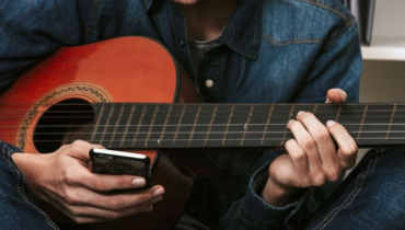 Học chơi một loại nhạc cụ không hề đơn giản! Rất may, 8 ứng dụng miễn phí sau đây sẽ giúp bạn học chơi guitar.