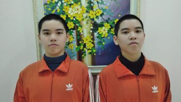 Hiện là học sinh lớp 8, Trần Bình Minh và Trần Quang Minh theo học FUNiX để lấy bằng đại học sớm và vừa giành Học bổng Học nhanh mức cao nhất khi hoàn thành chứng chỉ Lập trình cơ bản chỉ trong 17 tuần - 30% thời gian quy định. Cùng FUNiX làm quen với cặp song sinh 
