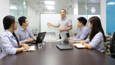 Sự hiểu biết về kinh doanh thường đi kèm với kinh nghiệm