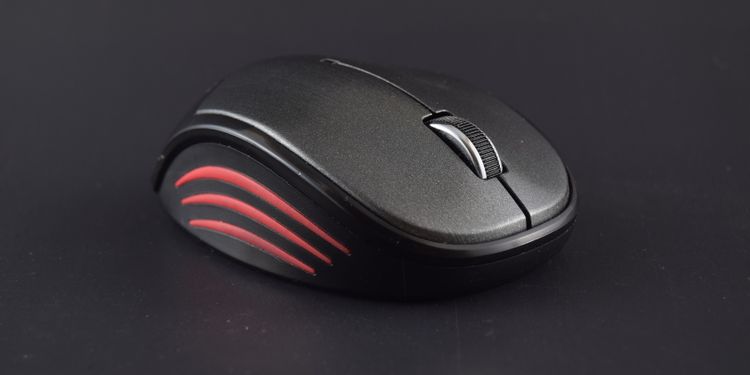 Chuột có dây và chuột không dây có cách thức hoạt động tương tự, nhưng loại nào mới là tốt nhất?