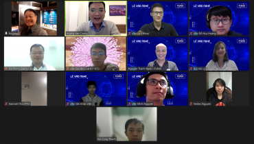 Tối 12/1, Lễ Vào Nghề đầu tiên của FUNiX chào đón 24 học viên chính thức bước chân vào ngành CNTT. Chương trình có sự góp mặt của đại diện nhiều thế hệ trong ngành CNTT Việt Nam, với những lời nhắn nhủ chân tình gửi đến các “tân đồng nghiệp”.