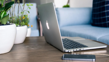 Máy Mac giúp bạn dễ dàng chọn nhiều file cùng một lúc, cho phép nhanh chóng sao chép, di chuyển hoặc xóa các mục. Trong bài viết này, FUNiX sẽ trình bày các cách khác nhau để chọn nhiều file trên máy Mac. Tất cả các phương pháp này có thể được áp dụng cho file, ứng dụng hoặc hầu hết mọi thứ khác trong macOS.