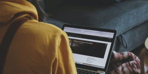 Lệnh grep được sử dụng để tìm kiếm các chuỗi (strings) trong tệp văn bản. Dưới đây là mười ví dụ về grep mà bạn có thể thấy hữu ích.