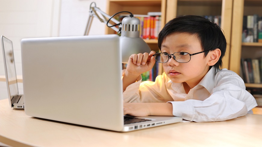  cha mẹ Việt gặp khó khi cho con học trực tuyến