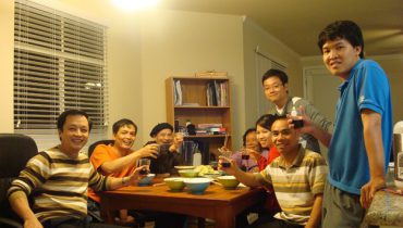 Em là một trong những người đầu tiên tôi đi rủ rê về Fsoft vào cái năm điên rồ 1999. Lúc đó em mới 22 tuổi! Chúng tôi đã sang Ấn Độ, sắp sang Mỹ. Không ai biết sang đó để làm gì, nhưng ý tưởng “mang gươm đi mở cõi” làm ai cũng háo hức.