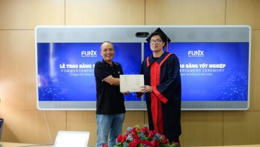 Sau 15 tháng học tập, xTer Vũ Tùng đã hoàn thành chương trình học tại FUNiX và nhận bằng cử nhân chuyên ngành Kỹ thuật Phần mềm của đại học FPT vào sáng 8/4.