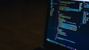 Có hàng trăm IDE để phục vụ các lập trình viên. Do đó, những người mới bắt đầu có thể gặp khó khăn trong việc lựa chọn. Bài viết này giới thiệu 5 IDE hàng đầu mà bạn có thể sử dụng trên Windows và các tính năng tốt nhất của chúng.