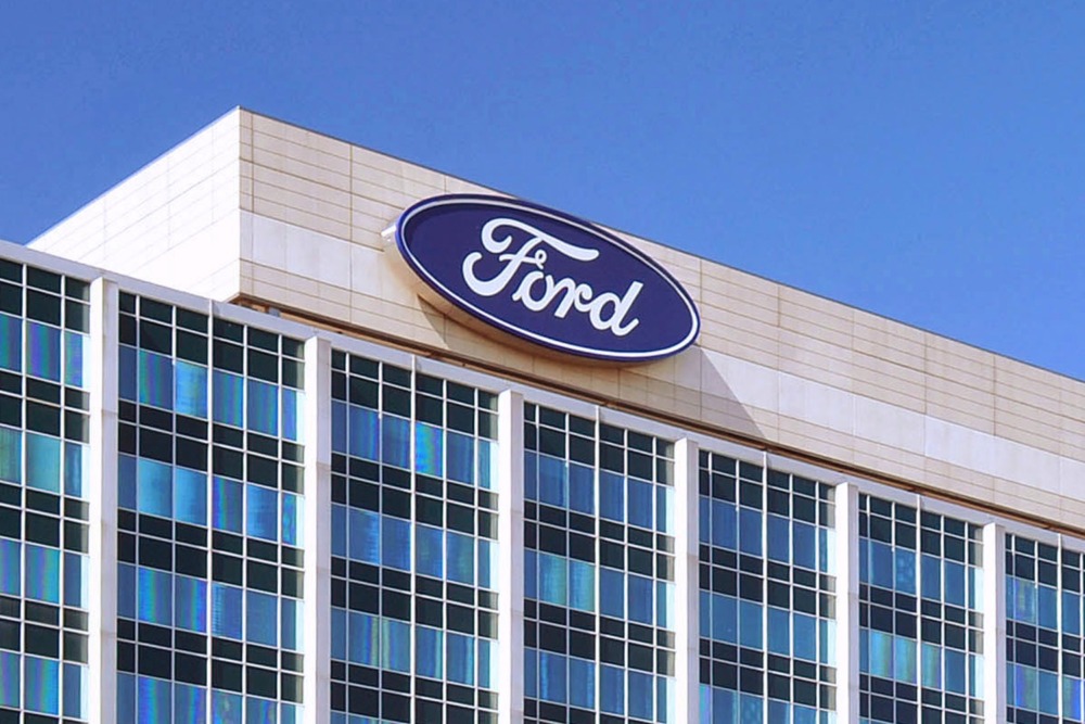 Ví dụ chuyển đổi số của FORD