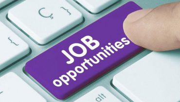 Nên chọn những đơn vị có hỗ trợ việc làm sau tốt nghiệp