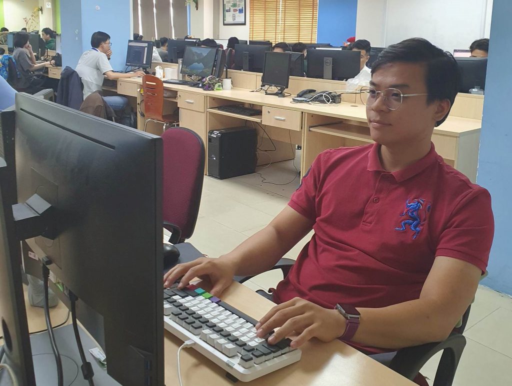 Lưu Tử Long (sinh năm 1994, Lâm Đồng) quyết định rẽ bước sang ngành IT sau gần 10 năm gắn bó với ngành công an.