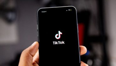 TikTok có tính năng cho phép bạn chặn người dùng mà bạn không muốn tương tác cùng, cũng như bỏ chặn họ nếu bạn thay đổi ý định.