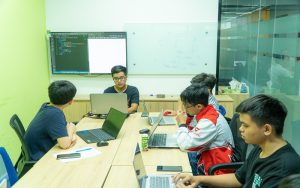 Học lập trình trực tuyến giúp bé mang lại nhiều lợi ích khi cho trẻ em học lập trình (Nguồn: Internet)