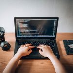 Học kiến thức lập trình thông qua video Youtube (Nguồn: Internet)